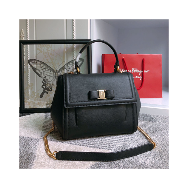 FERRAGAMO 페레가모 바라 플랩백 GM 21F558-5