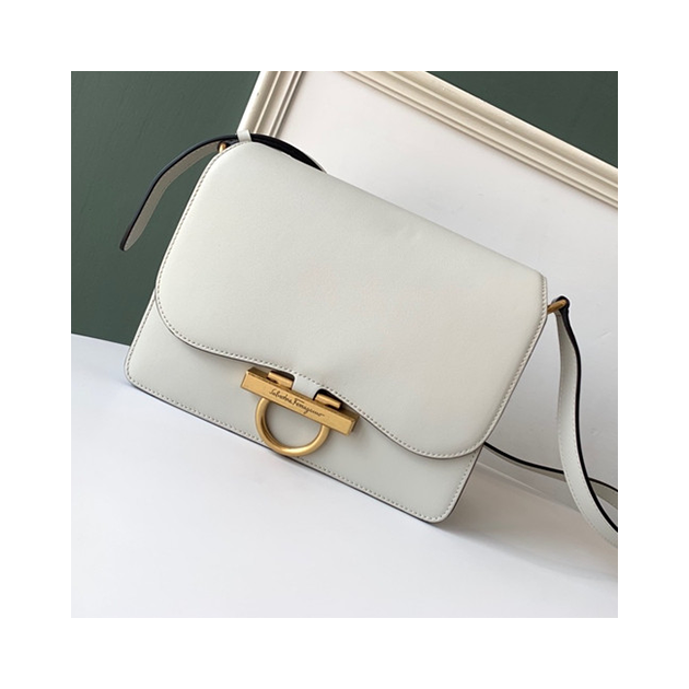 FERRAGAMO 페레가모 플랩백 21H321-2 2020/신상