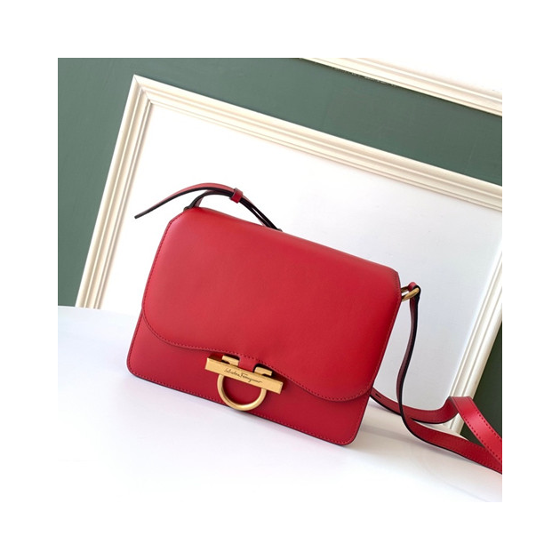 FERRAGAMO 페레가모 플랩백 21H321-4 2020/신상