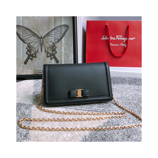 FERRAGAMO 페레가모 미니 체인 숄더백 22C916-4