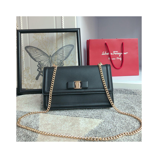 FERRAGAMO 페레가모 라지 체인 숄더백 21G462-3