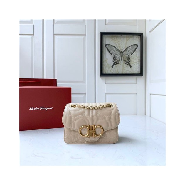 FERRAGAMO 페레가모 플랩 미니체인백 21H153-2 2020/신상