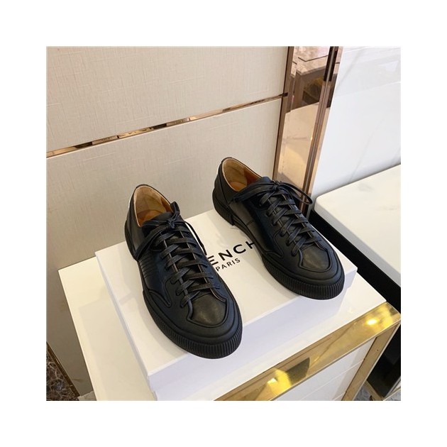 GIVENCHY 지방시 남성용 스니커즈신상