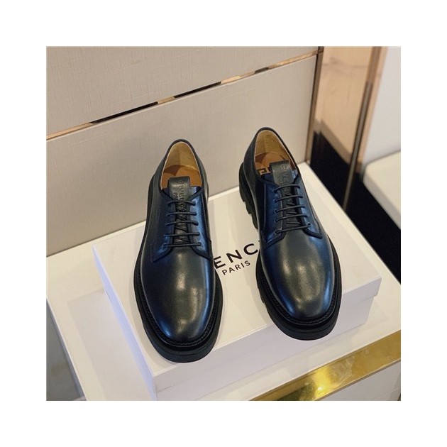 GIVENCHY 지방시 남성용 스니커즈 G9300