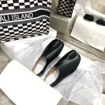MAISON MARGIELA 메종마르지엘라 남여공용 단화 봄신상