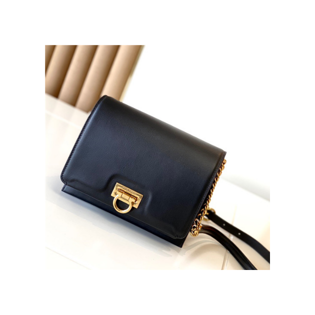 FERRAGAMO 페레가모 미니 트리폴리오백 F621015-2 /신상