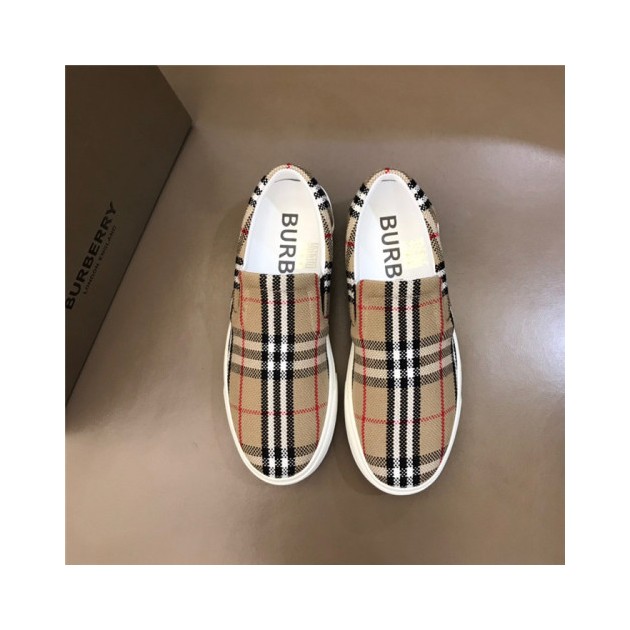BURBERRY 버버리 남성용 슬립온 B62088 2021/신상