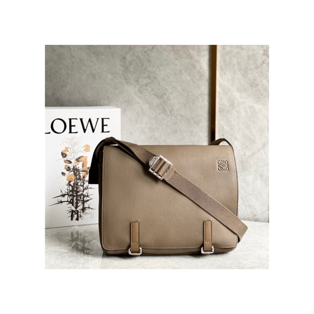 LOEWE 로에베 남성용 메신져백 L691010