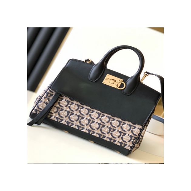 FERRAGAMO 페레가모 토트&숄더백 F21308