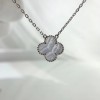 VAN CLEEF & ARPELS 반클리프 알함브라 팬던트 칼세도니