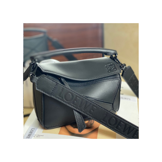 LOEWE 로에베 퍼즐백 미니 L01811