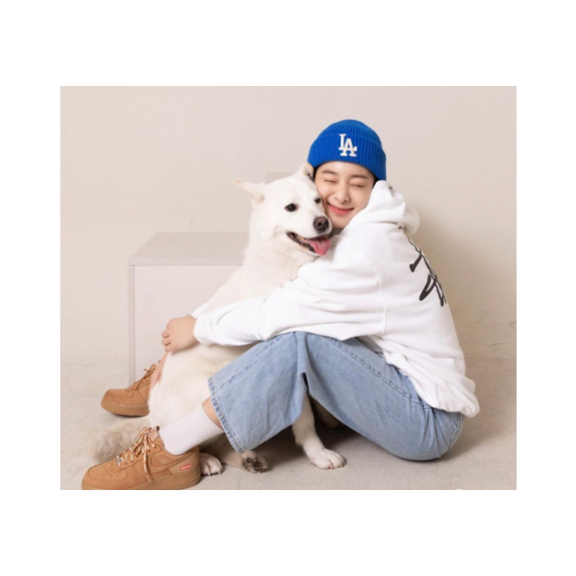 [배우 설인아] NIKE & SUPREME 나이키 & 슈프림 에어포스1