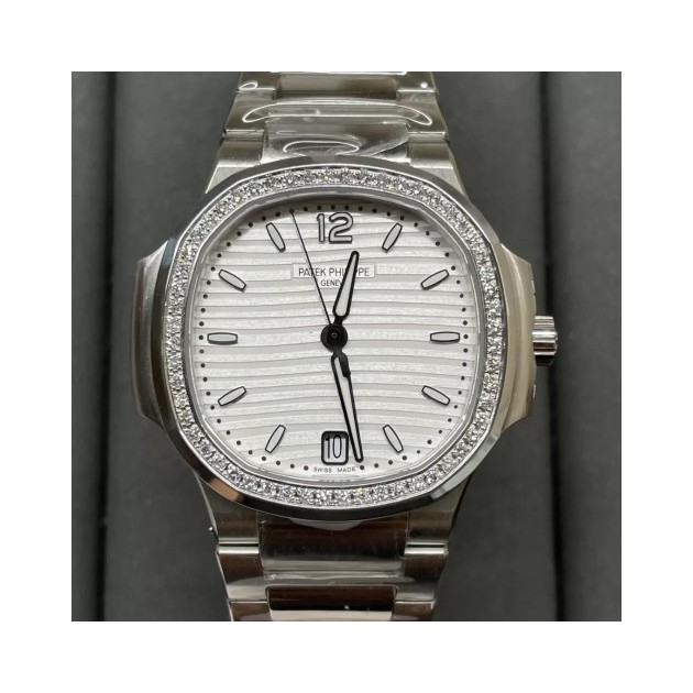 PATEK PHILIPPE 파텍필립 노틸러스 7118 화이트 다이얼 스틸