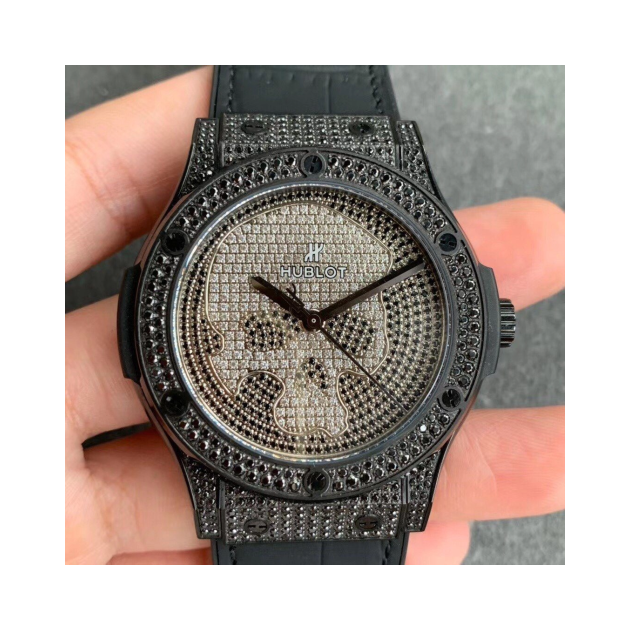 HUBLOT 위블로 클래식퓨전 스컬 풀다이아 한정판 511.ND.9100.LR.1700