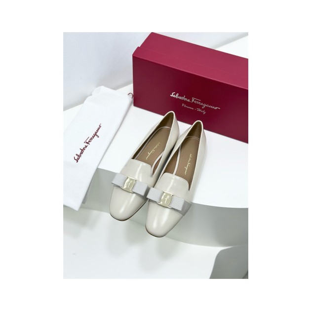 FERRAGAMO 페레가모 여성용 로퍼 F64221-1 2024/신상