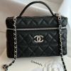 CHANEL 샤넬 코스메틱 파우치백 AP4407
