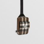 BURBERRY 버버리 체크 레더 크로스백 80509581