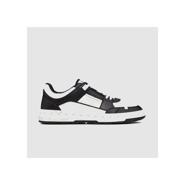 VALENTINO 발렌티노 남여공용 송아지 가죽 로우탑 스니커즈