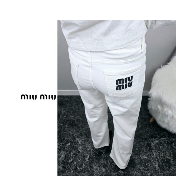MIUMIU 미우미우 주머니 심플 자수 화이트 진