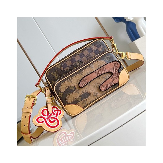 LOUIS VUITTON 루이비통 닐 숄더백 M26068