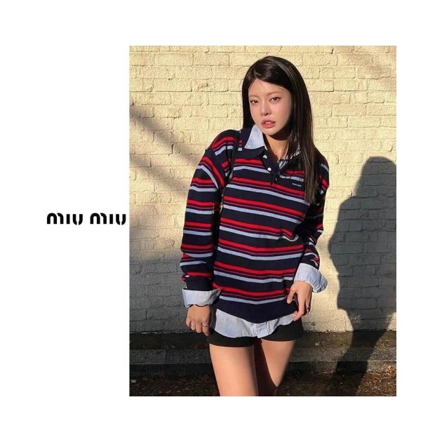 MIUMIU 미우미우 스트라이프 카라 니트 스웨터