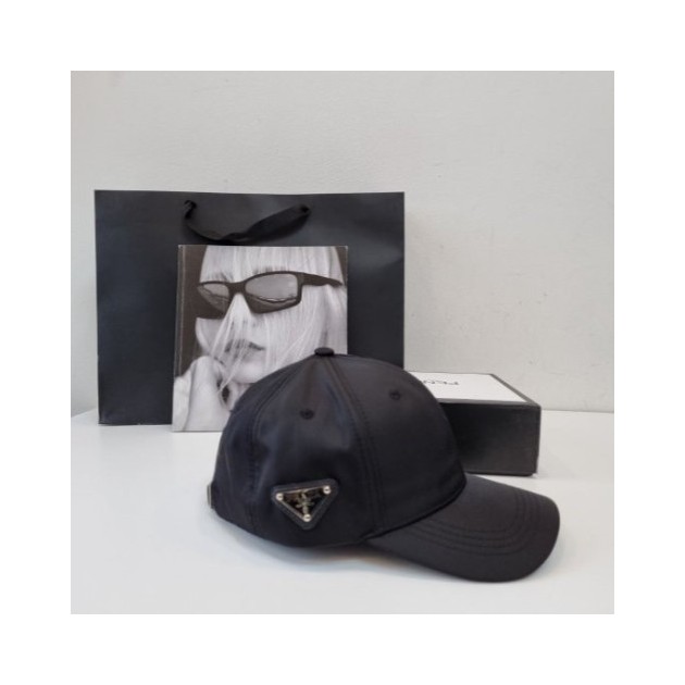 PRADA 프라다 옆 장식 볼캡
